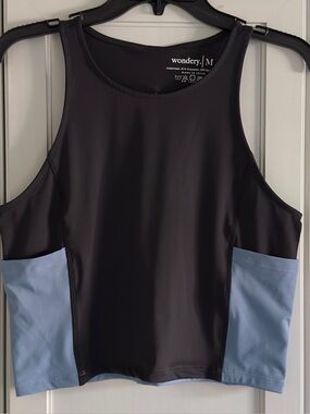 Wondery Long Day Hiking Pocket Tank Top Size Medium